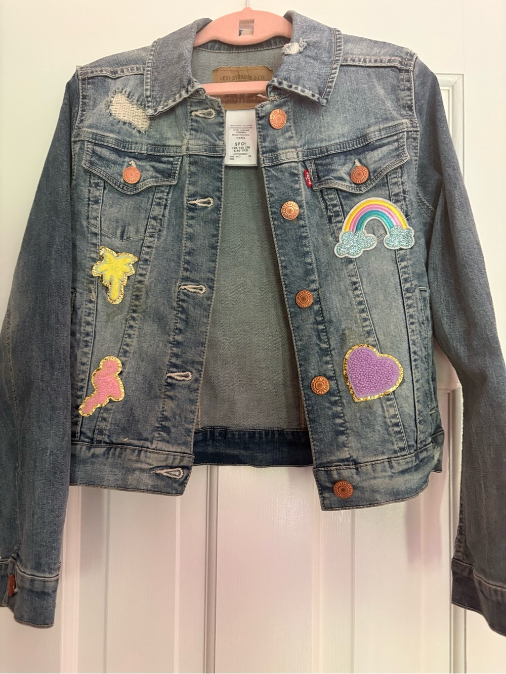Customized kids distressed Levi’s jacket S (8-10 years)
